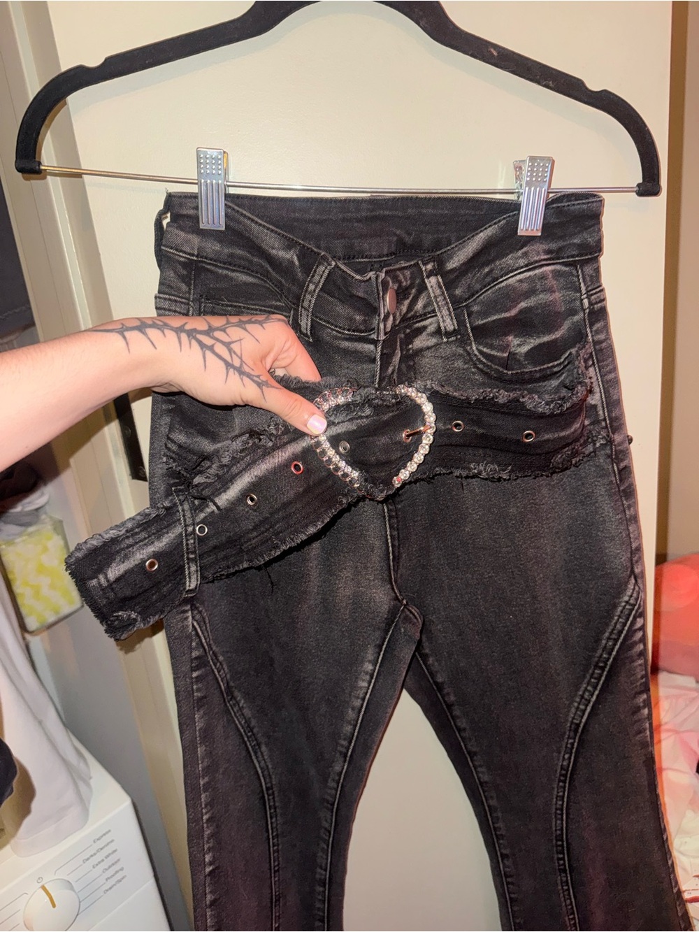 Black High-Waist Women's Jeans with Rhinestone Heart Buckle Belt